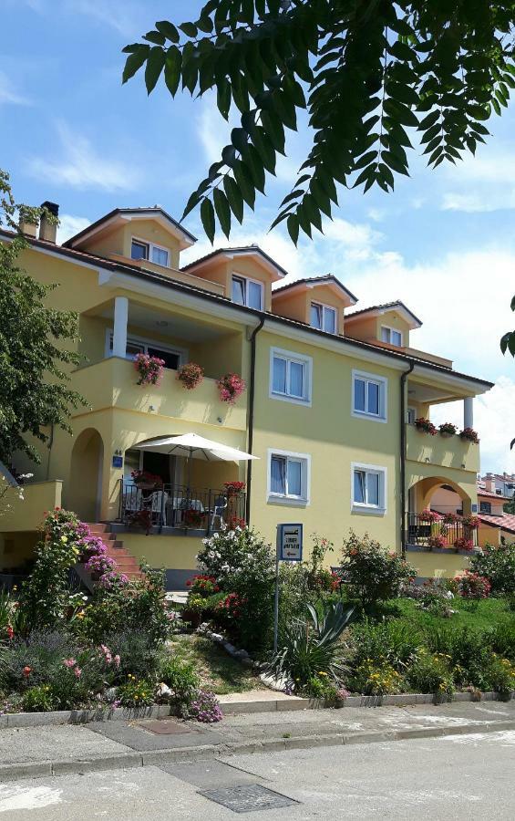 Apartments Topalovic Kostrena Kültér fotó